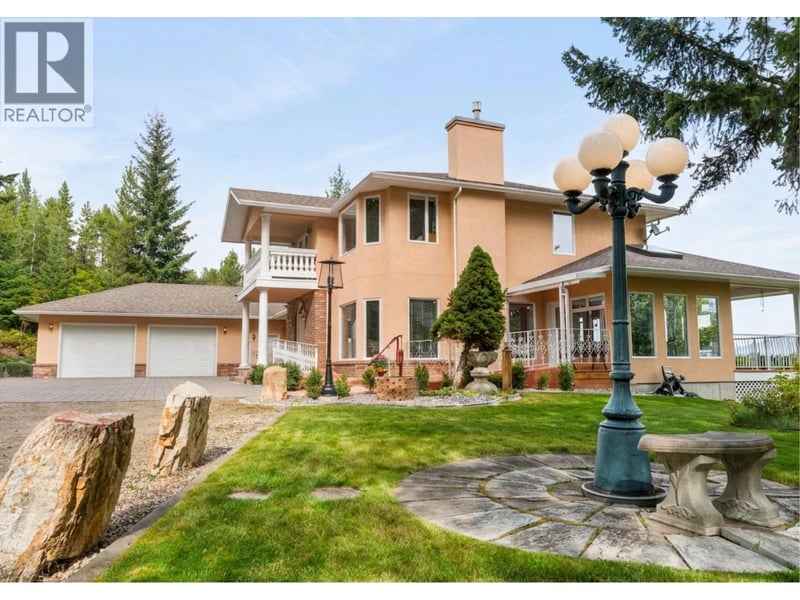 3801 65 Street Northwest, Salmon Arm, British Columbia, V1E3A8, Salmon Arm, British Columbia — photo 1 of 5