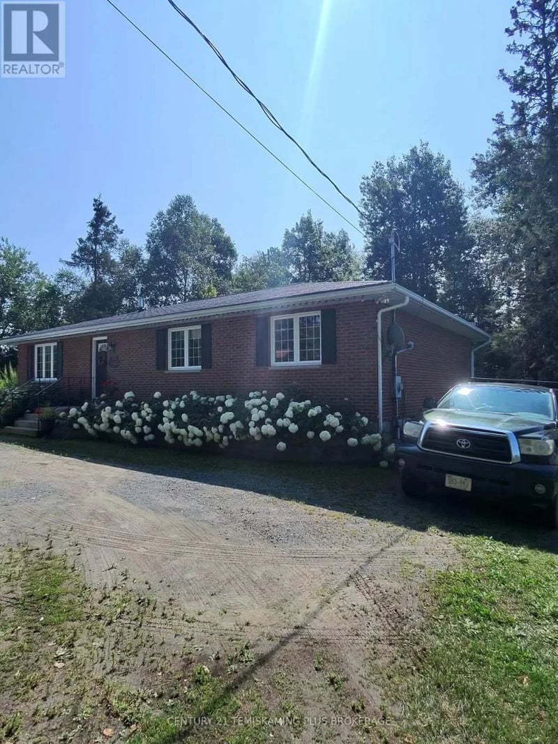 43 O'Connor Drive, Temagami, Ontario, P0H2H0, Temagami, Ontario — photo 1 of 5