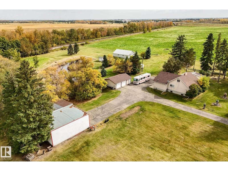 464025 RGE ROAD 242, Rural Wetaskiwin County, Alberta, T9A1W8, Rural Wetaskiwin County, Alberta — photo 1 of 5