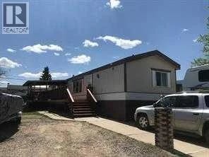 407 9 Street, Fox Creek, Alberta, T0H1P0, Fox Creek, Alberta — photo 1 of 5