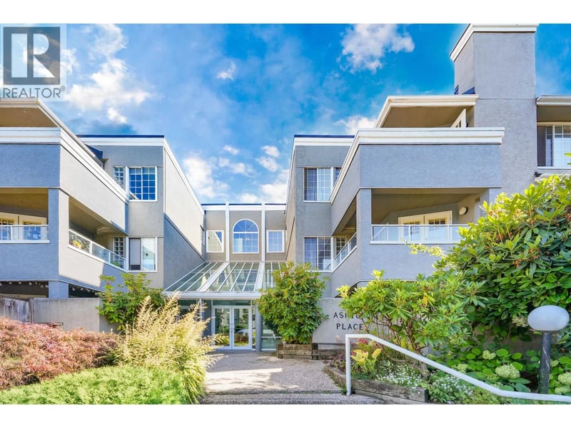 #309 125 18TH Street, North Vancouver, British Columbia, V7M1W5, North Vancouver, British Columbia — photo 1 of 5