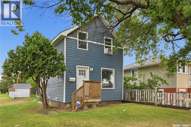 202 W AVENUE S, Saskatoon, Saskatchewan, S7M3G3, Saskatoon, Saskatchewan — photo 1 of 5