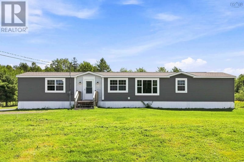 20533 Highway 2, Shubenacadie East, Nova Scotia, B0N2H0, Shubenacadie East, Nova Scotia — photo 1 of 5
