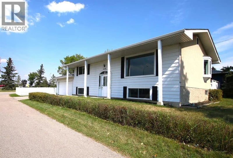 108 Flett Drive Northeast, Airdrie, Alberta, T4B1N2, Airdrie, Alberta — photo 1 of 5