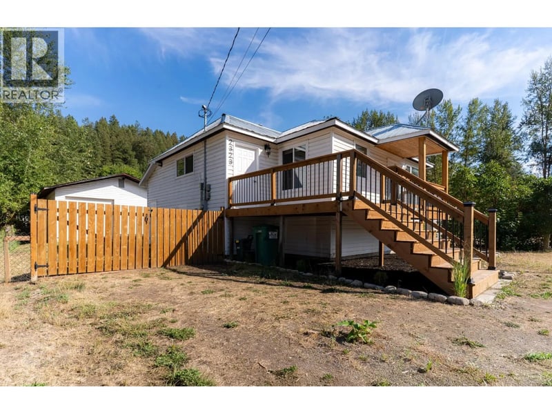 2323 Vale Avenue, Lumby, British Columbia, V0E2G0, Lumby, British Columbia — photo 1 of 5