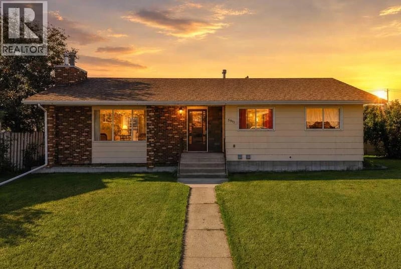 5915 58 Avenue, Ponoka, Alberta, T4J1L4, Ponoka, Alberta — photo 1 of 5