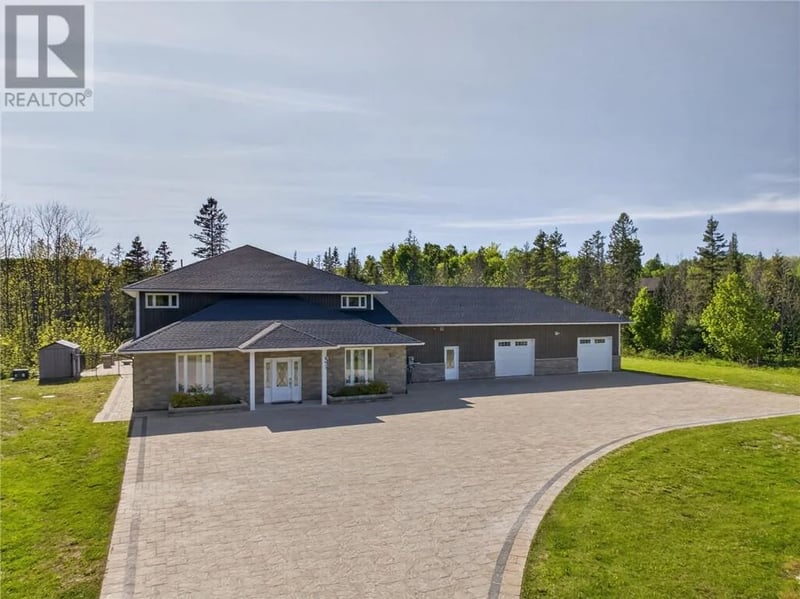 5381 Desmarais, Sudbury, Ontario, P3P1R7, Sudbury, Ontario — photo 1 of 5