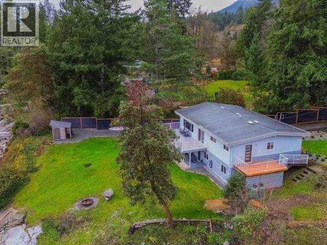 2440 JENKINSON ROAD, Powell River, British Columbia, V8A0N2, Powell River, British Columbia — photo 1 of 5