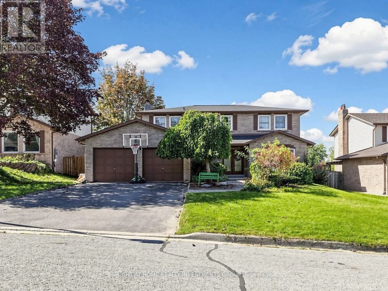 86 Burling Place, Newmarket (Huron Heights-Leslie Valley), Ontario, L3Y5W4, Newmarket (Huron Heights-Leslie Valley), Ontario — photo 1 of 5