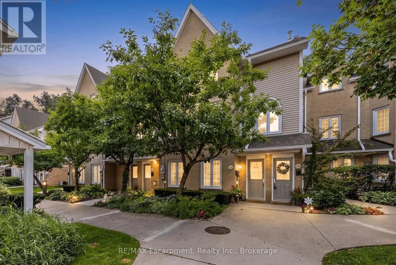 #218 2110 Cleaver Avenue, Burlington (Headon), Ontario, L7M3Z3, Burlington (Headon), Ontario — photo 1 of 5