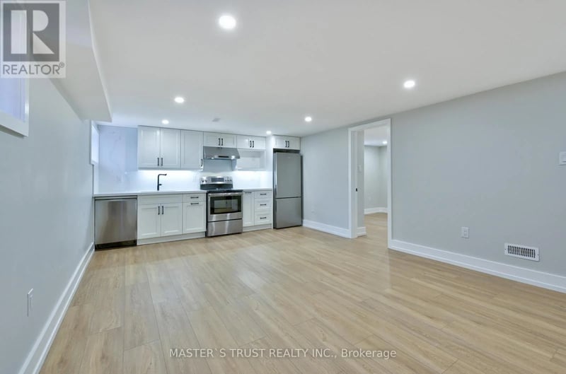 #Unit 2 28 Florence Drive, Oakville (CO Central), Ontario, L6K1V6, Oakville (CO Central), Ontario — photo 1 of 5