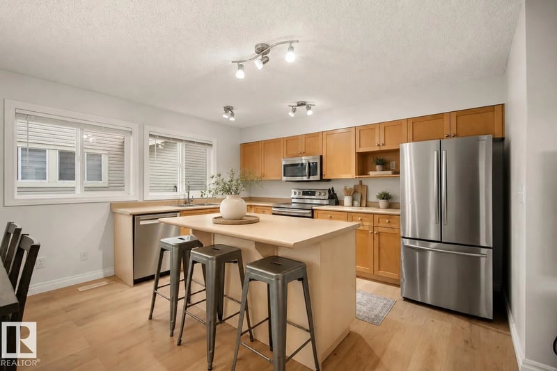 #6 12050 17 AV SW, Edmonton, Alberta, T6W1X4, Edmonton, Alberta — photo 1 of 5