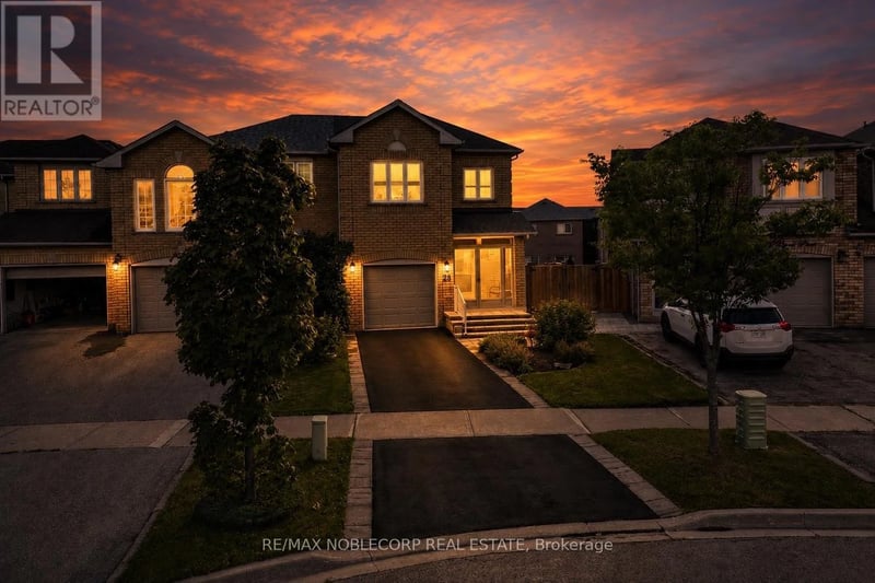 28 Opera Place, Vaughan (East Woodbridge), Ontario, L4L8Y8, Vaughan (East Woodbridge), Ontario — photo 1 of 5