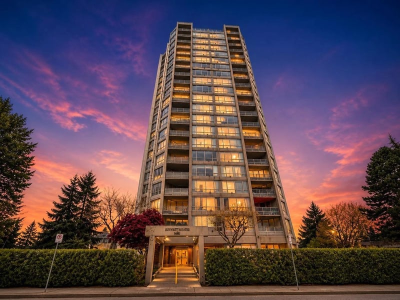 #1701 14881 103A Avenue, Surrey, British Columbia, V3R0M5, Surrey, British Columbia — photo 1 of 5