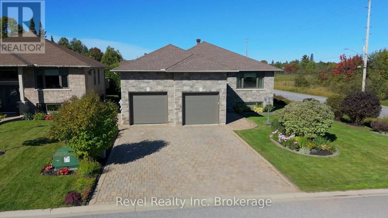 5 Sugarbush Street, North Bay (Airport), Ontario, P1C0A4, North Bay (Airport), Ontario — photo 1 of 5