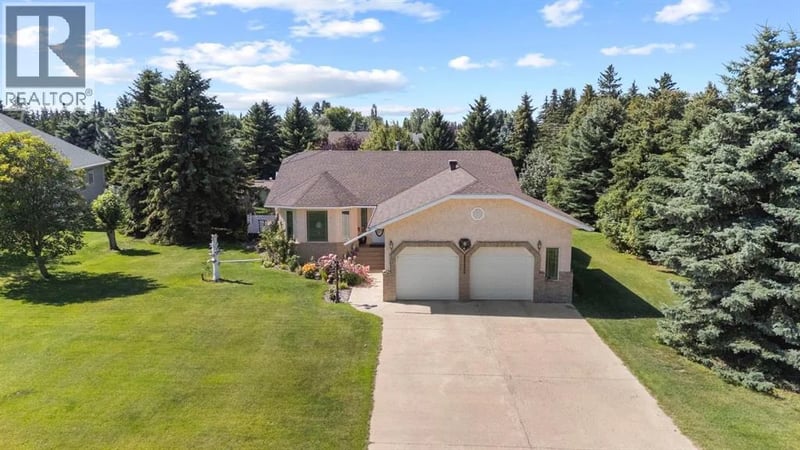 5209 57A Street, Stettler, Alberta, T0C2L1, Stettler, Alberta — photo 1 of 5