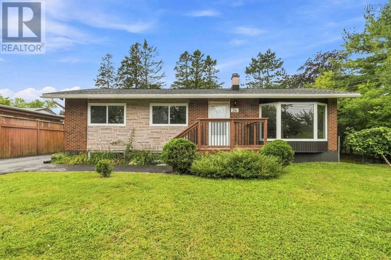24 Muriel Avenue, Dartmouth, Nova Scotia, B2W2E3, Dartmouth, Nova Scotia — photo 1 of 5
