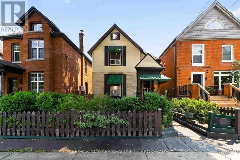 187 Emerald Street South, Hamilton (Stinson), Ontario, L8N2V6, Hamilton (Stinson), Ontario — photo 1 of 5