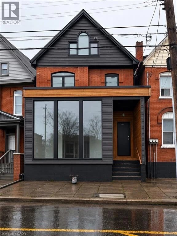 76 WENTWORTH Street South, Hamilton, Ontario, L8N2Y9, Hamilton, Ontario — photo 1 of 5
