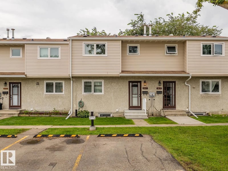 5647 137 AV NW, Edmonton, Alberta, T5A2H4, Edmonton, Alberta — photo 1 of 5