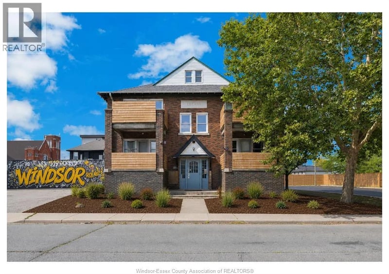 561 PARENT Avenue, Windsor, Ontario, N9A2C2, Windsor, Ontario — photo 1 of 5