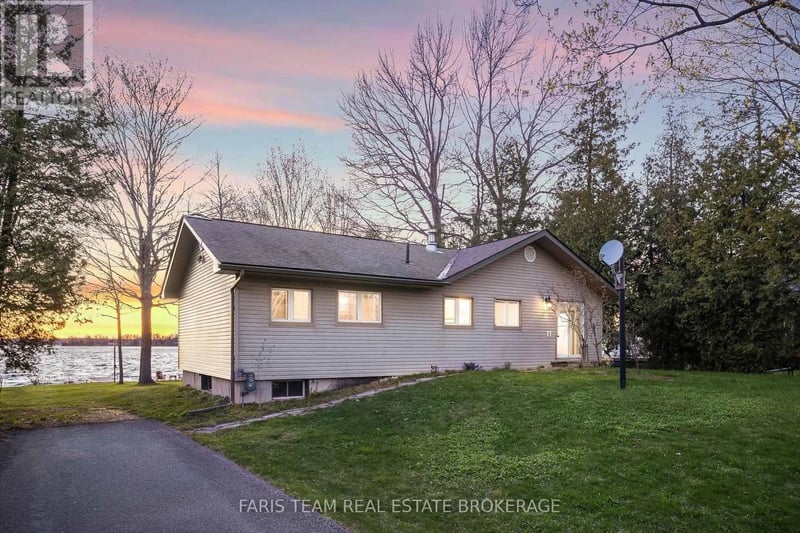 5240 Prospect Avenue, Ramara, Ontario, L3V0Z1, Ramara, Ontario — photo 1 of 5