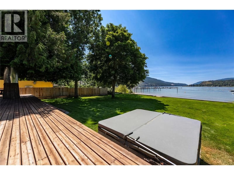 413 97A Highway, Sicamous, British Columbia, V0E2V1, Sicamous, British Columbia — photo 1 of 5