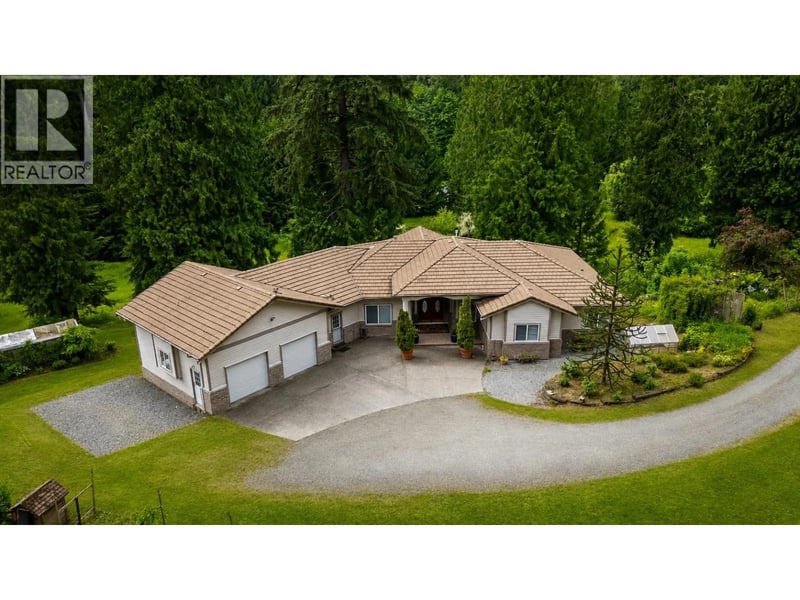 26350 TRETHEWEY Crescent, Maple Ridge, British Columbia, V2W1A5, Maple Ridge, British Columbia — photo 1 of 5