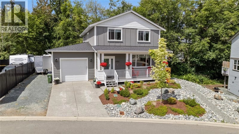 2052 Ernest Lane, Duncan, British Columbia, V9L5R4, Duncan, British Columbia — photo 1 of 5