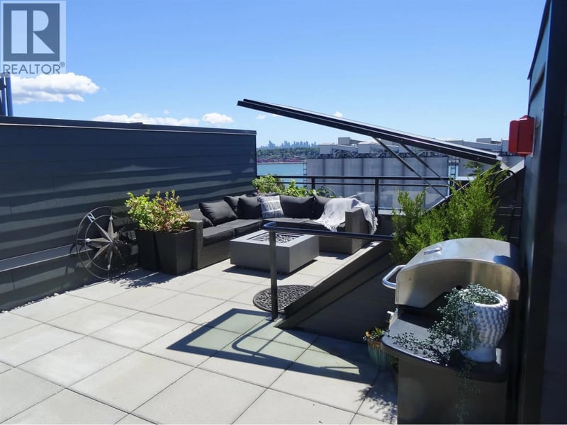 #444 545 2ND Street, North Vancouver, British Columbia, V7L1E1, North Vancouver, British Columbia — photo 1 of 5