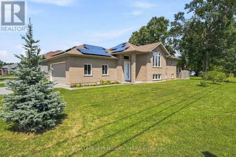 63 Freedom Crescent, Quinte West (Sidney Ward), Ontario, K8V0C2, Quinte West (Sidney Ward), Ontario — photo 1 of 5