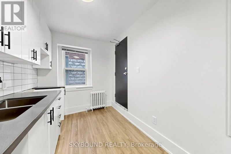 #11 1165 Kingston Road, Toronto (Birchcliffe-Cliffside), Ontario, M1N1P2, Toronto (Birchcliffe-Cliffside), Ontario — photo 1 of 5
