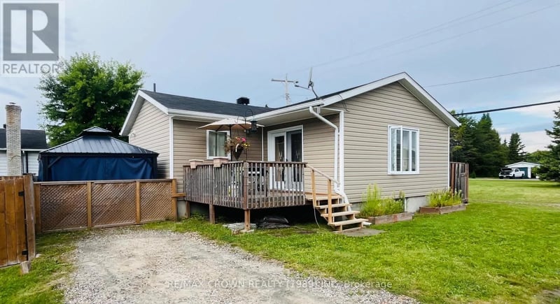 5 Glen Avenue, Cochrane, Ontario, P0L1C0, Cochrane, Ontario — photo 1 of 5