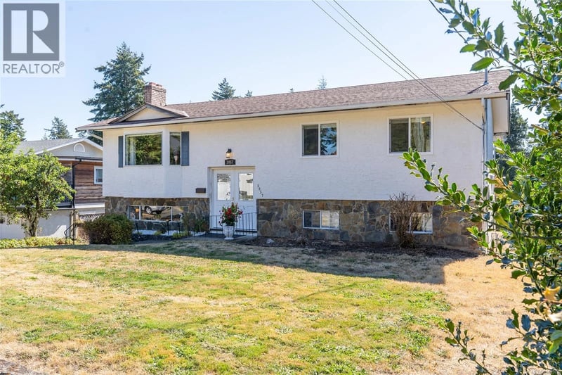 3057 Shoreview Drive, Langford, British Columbia, V9B4K6, Langford, British Columbia — photo 1 of 5