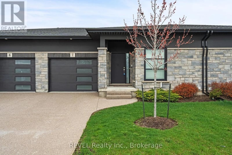 #7 7138 Parsa St Niagara Falls Street, Niagara Falls (Brown), Ontario, L2H3W1, Niagara Falls (Brown), Ontario — photo 1 of 5