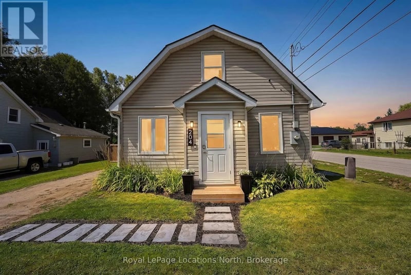 204 Sutherland Street North, Clearview (Stayner), Ontario, L0M1S0, Clearview (Stayner), Ontario — photo 1 of 5