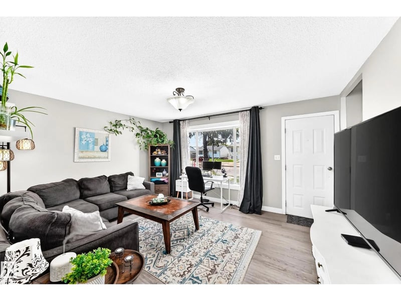 9911 163 ST NW, Edmonton, Alberta, T5P3N3, Edmonton, Alberta — photo 1 of 5