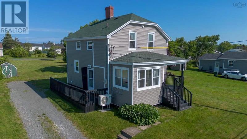 32 Highland Street, Glace Bay, Nova Scotia, B1A2T5, Glace Bay, Nova Scotia — photo 1 of 5