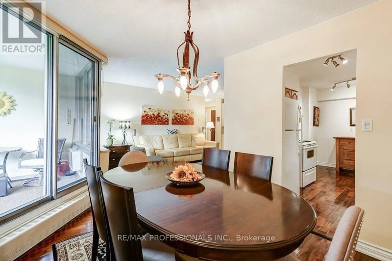 #112 420 Mill Road, Toronto (Eringate-Centennial-West Deane), Ontario, M9C1Z1, Toronto (Eringate-Centennial-West Deane), Ontario — photo 1 of 5