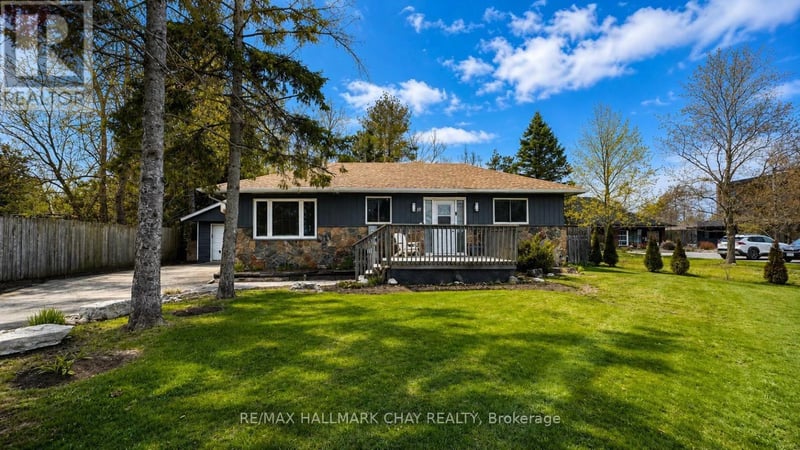 10 Finlay Mill Road, Springwater (Midhurst), Ontario, L0L1X0, Springwater (Midhurst), Ontario — photo 1 of 5
