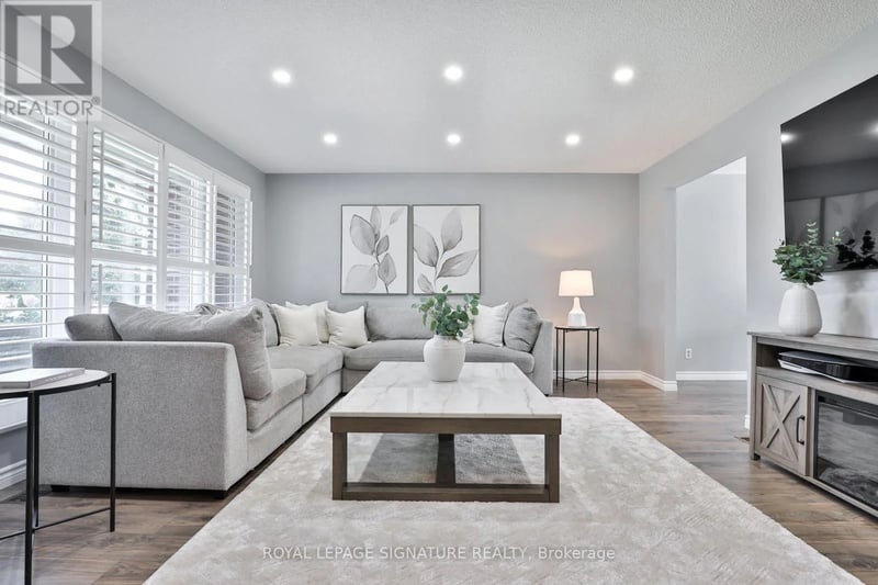 13 Smyth Crescent, New Tecumseth (Beeton), Ontario, L0G1A0, New Tecumseth (Beeton), Ontario — photo 1 of 5