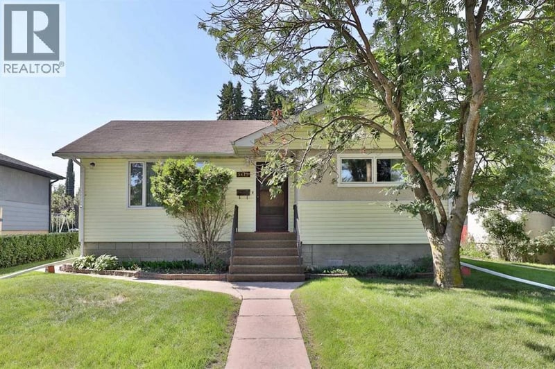 5615 51 Avenue, Camrose, Alberta, T4V0W3, Camrose, Alberta — photo 1 of 5