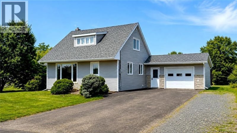 228 Du Pêcheur Nord Street, Lamèque, New Brunswick, E8T1J3, Lamèque, New Brunswick — photo 1 of 5