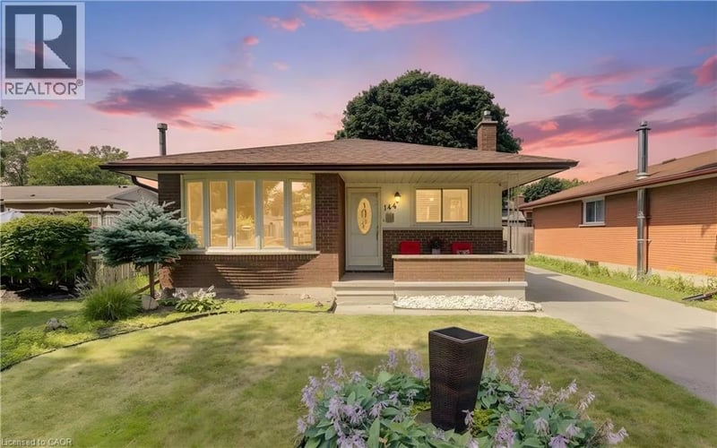 144 HOLBORN Drive, Kitchener, Ontario, M2A2E5, Kitchener, Ontario — photo 1 of 5