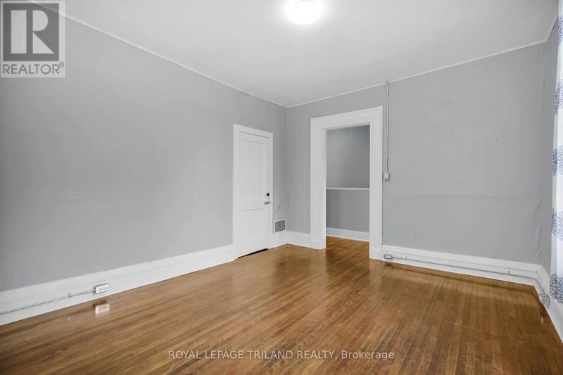 #2 122 Centre Street, St. Thomas, Ontario, N5R2Z9, St. Thomas, Ontario — photo 1 of 5
