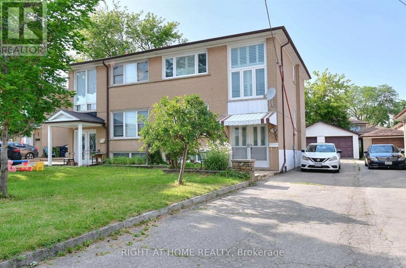50 Chalkfarm Drive, Toronto (Downsview-Roding-CFB), Ontario, M3L1L2, Toronto (Downsview-Roding-CFB), Ontario — photo 1 of 5