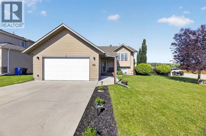 1212 2 Street Northeast, Sundre, Alberta, T0M1X0, Sundre, Alberta — photo 1 of 5
