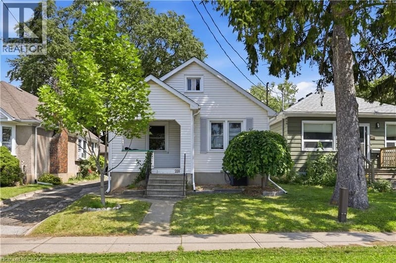 218 LAKE Street, St. Catharines, Ontario, L2R5Z2, St. Catharines, Ontario — photo 1 of 5
