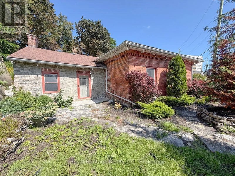 6 Willard Street, Belleville (Belleville Ward), Ontario, K8P1C5, Belleville (Belleville Ward), Ontario — photo 1 of 5
