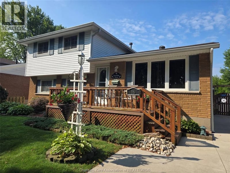 16 Donalda Drive, Chatham, Ontario, N7L4J5, Chatham, Ontario — photo 1 of 5